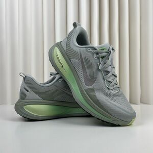 Nike Vomero 18 Men’s Road Running Shoes